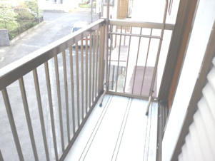 高林テラスハウス【バルコニー】暖かな日差しのふりそそぐバルコニー