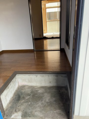 サニーハイツ【玄関】