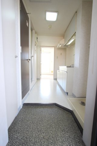 イムーブルＦ【玄関】