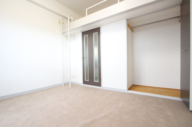 イムーブルＦ【洋室】