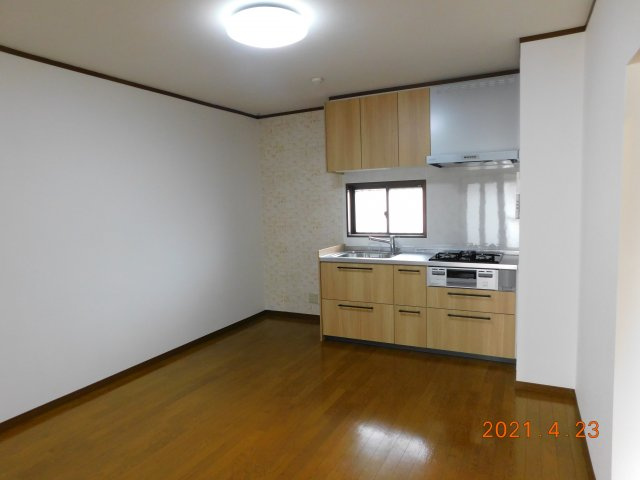 フィオーリ朝日町【居間・リビング】