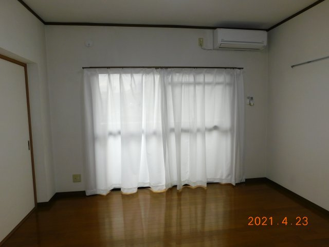 フィオーリ朝日町【居間・リビング】