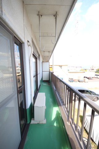 KMビル【バルコニー】