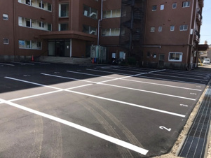 額中央ビル【駐車場】