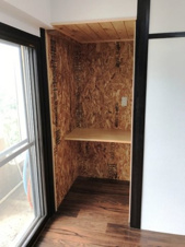 額中央ビル【その他】収納の建具を取り外し、照明・コンセントが付いたワークスペースに改装しています。勉強机やリモートワークに♪