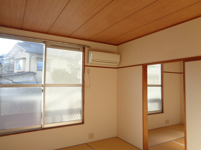 岡谷市山下町１丁目のアパート【和室】和室6帖　東側　エアコン付き