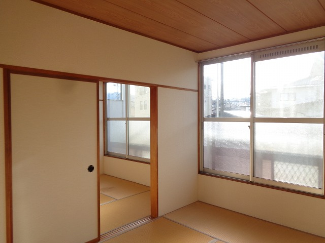 岡谷市山下町１丁目のアパート【和室】和室6帖　西側　