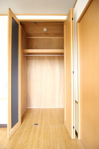 ディアコートつくば【収納】たっぷりとした収納スペースです