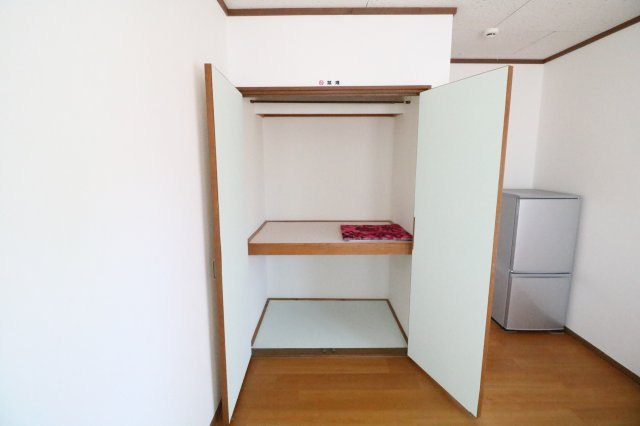 甲府市宝２丁目のアパート【収納】