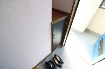 甲府市宝２丁目のアパート【玄関】