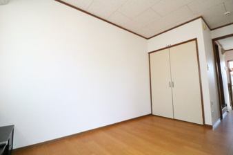 甲府市宝２丁目のアパート【居間・リビング】