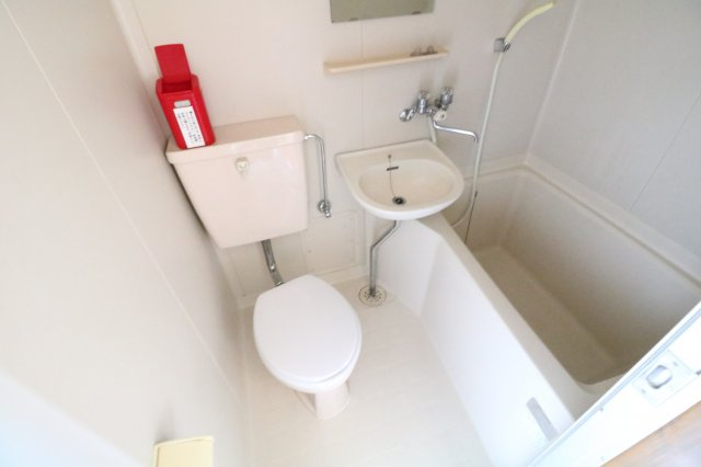 甲府市宝２丁目のアパート【浴室】