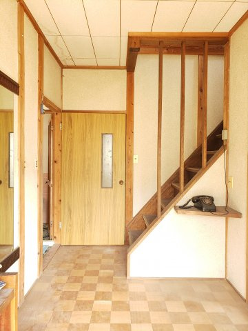 八頭郡智頭町中古戸建【玄関】