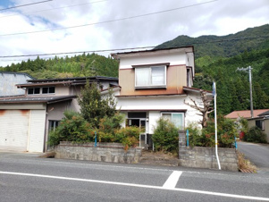 八頭郡智頭町中古戸建【外観】