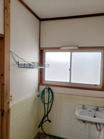 八頭郡智頭町中古戸建【独立洗面台】