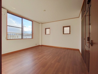 三愛ビル【洋室】