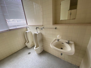 三口新町ビル（仮）【トイレ】2階トイレは広々です。