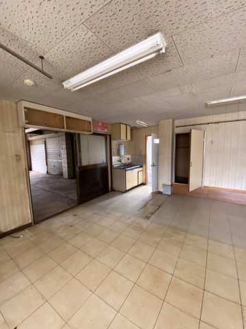 三口新町ビル（仮）【内装】1階フロアは倉庫とつながっています。