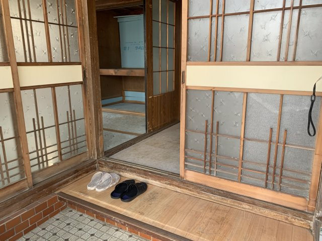 石巻市築山１丁目の中古一戸建【玄関】