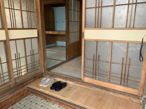 石巻市築山１丁目の中古一戸建【玄関】