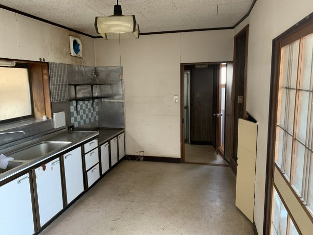 石巻市築山１丁目の中古一戸建【キッチン】