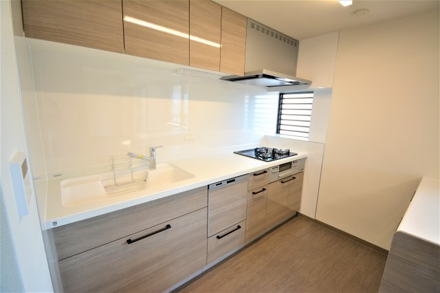 プレジデント寄居【キッチン】ゆとりのあるキッチンスペースでは料理も楽しくなりそうですね♪