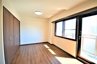 プレジデント寄居【洋室】主寝室