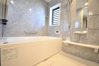 プレジデント寄居【浴室】清潔感のある浴室となっております♪