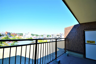 プレジデント寄居【バルコニー】洋室６．８帖側のバルコニーです。