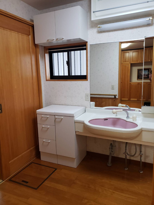 鳥取市吉成中古戸建て【独立洗面台】