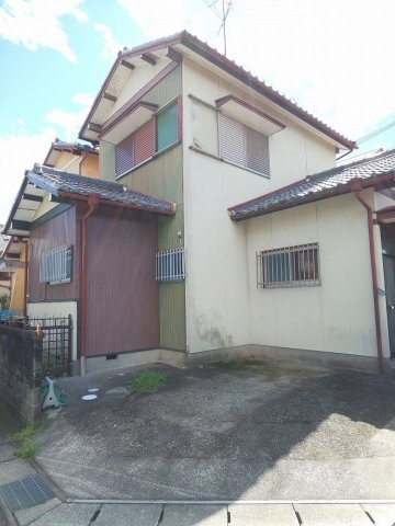 津市高茶屋小森町の一戸建て【駐車場】