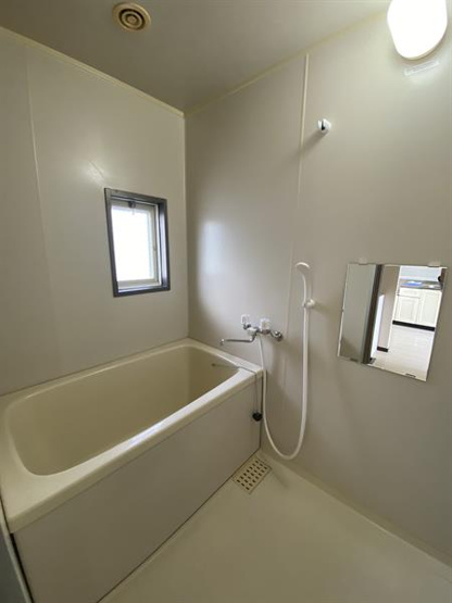 小窓で換気が出来ます！