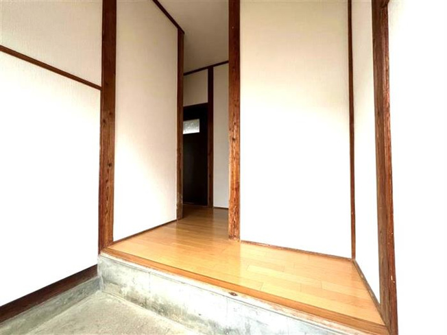 広い玄関があります☆