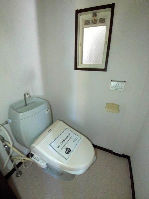 温水洗浄便座付きで安心♪