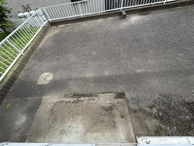 陽当たりを感じられる開放的な屋外スペースです！