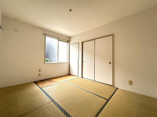 畳のぬくもりを感じられる、明るく落ち着いた和室です！