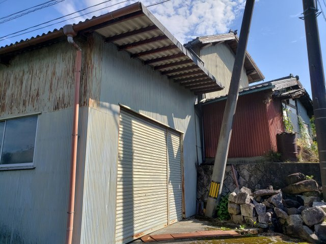 八頭郡智頭町大字山根倉庫【外観】