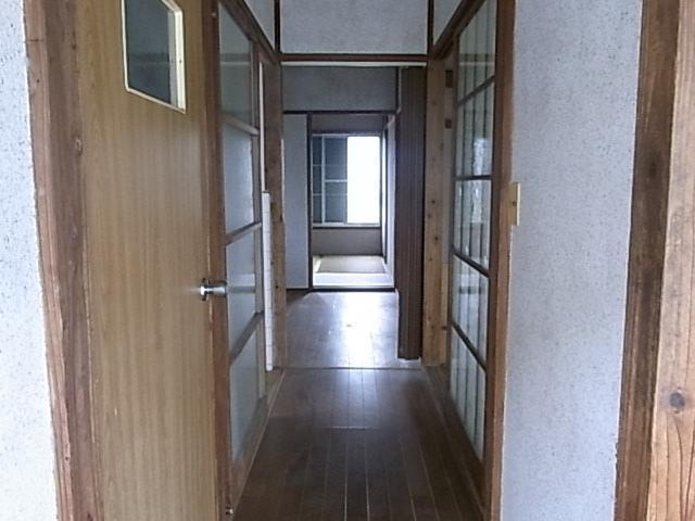 廊下はコチラです☆