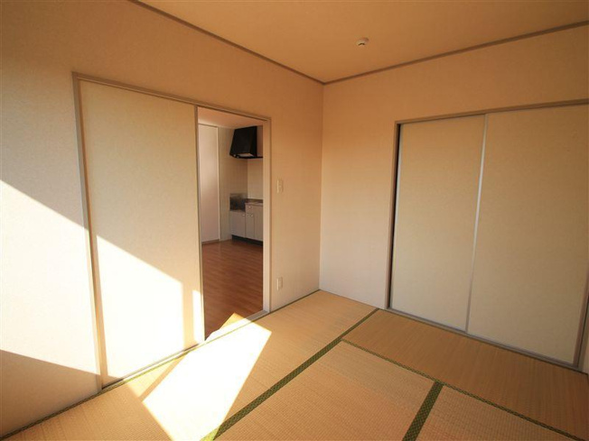 別の部屋の写真となりますので現地ご確認ください
