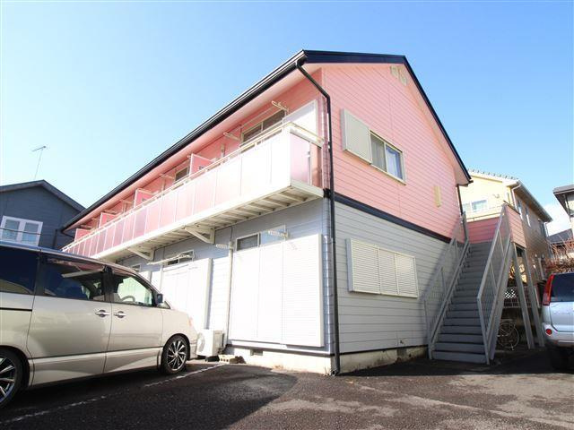 2階建ての軽量鉄骨のアパートです!!