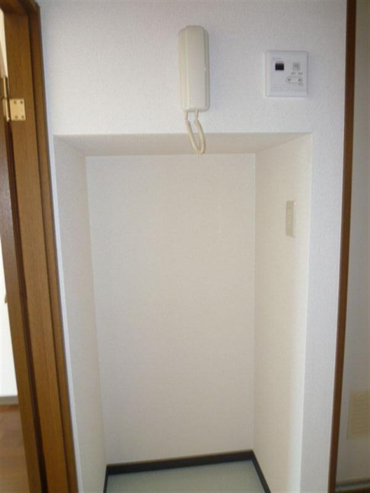 実際のお部屋には、冷蔵庫があります！（電子レンジも！）