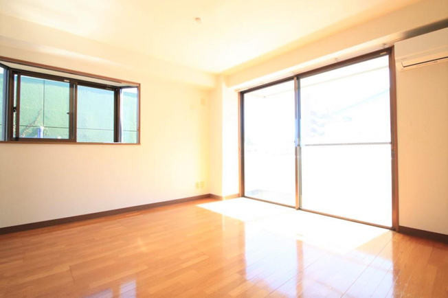 出窓がある角部屋です。