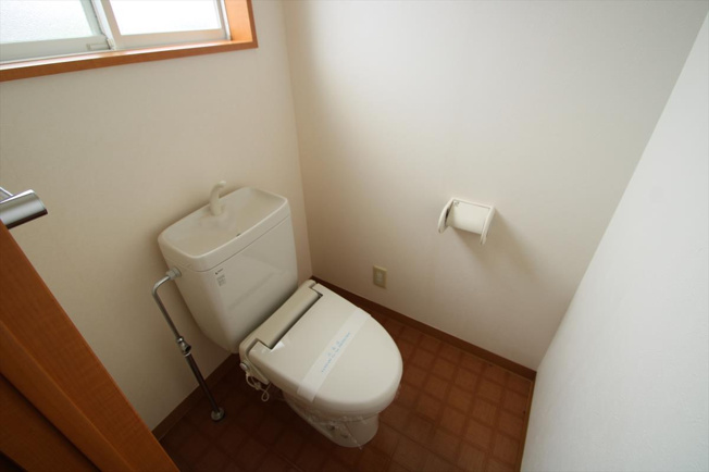 暗くなりがちなトイレも明るいです