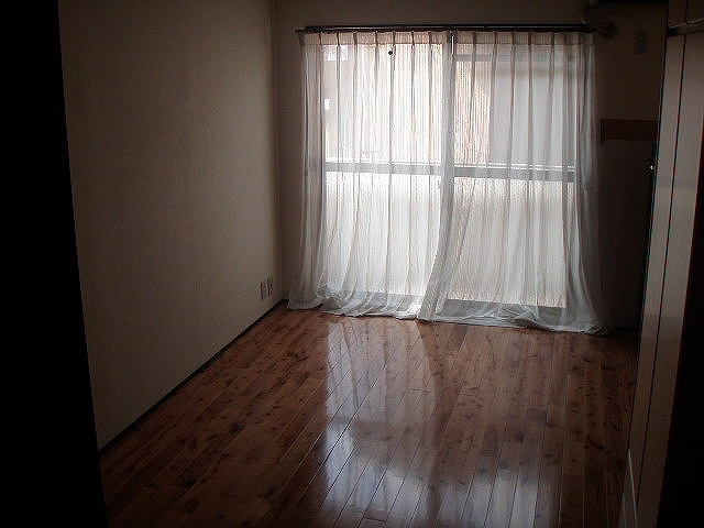 上田パストラルコート【居間・リビング】