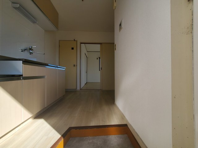 岩井マンション【玄関】