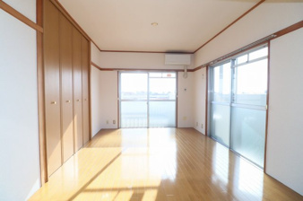 メゾン富沢【居間・リビング】