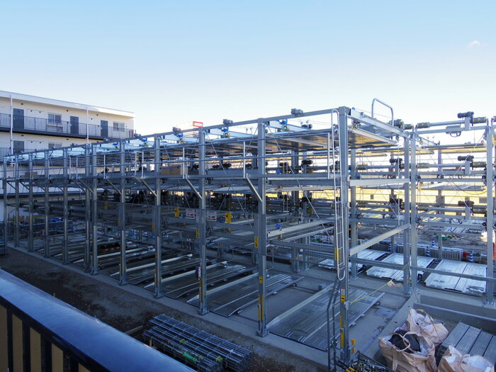 機械式立体駐車場(建設中)