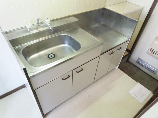 ファミーユ国分寺【キッチン】効率よくお料理が楽しめる２口ガスコンロ対応のキッチンです。