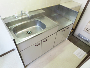 ファミーユ国分寺【キッチン】効率よくお料理が楽しめる２口ガスコンロ対応のキッチンです。