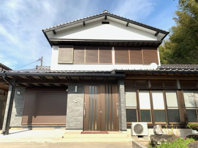 南関町関外目1763【外観】玄関・テラスを新調。